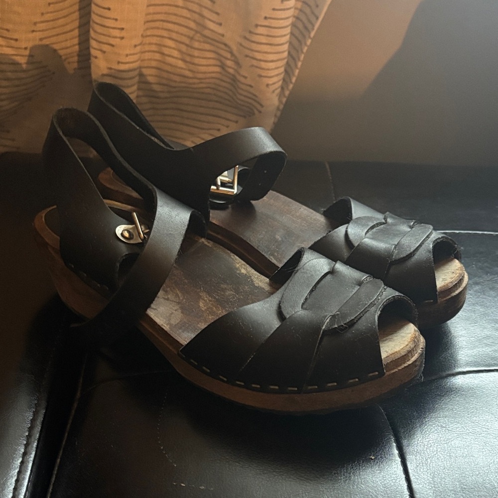 Black Leather Women's Sandals